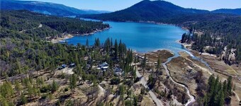 Near Yosemite, the ultimate Bass Lake Cabin House