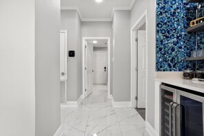 Interior - Gulfport-Biloxi Retreat ★ 3BR ★ 2 Pools ★ Hot Tub ★ PS5 ★ Xbox ★ Arcade ★ Clean (Gulfport)