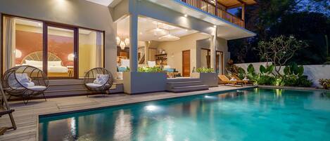 基础别墅 | 泳池 | 室外游泳池,无边泳池