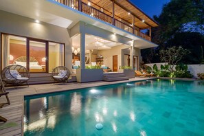 Villa | Piscine | Piscine extérieure, piscine à débordement
