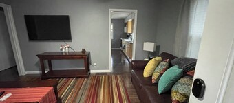 Warm and friendly house in Clearfield with AC, WiFi, 2 king beds, 2 bathrooms