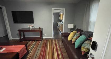 Warm and friendly house in Clearfield with AC, WiFi, 2 king beds, 2 bathrooms