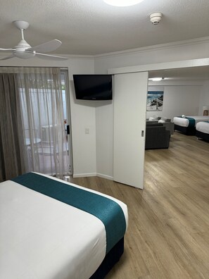 1 camera, una scrivania, ferro/asse da stiro, Wi-Fi gratuito