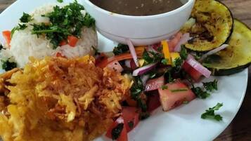 Daily full breakfast (COP 16500 per person)