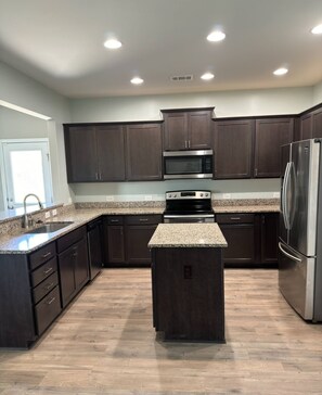 Private kitchen - 3-bedroom house in charming Beaufort with a Loft,  AC, WiFi. Enjoy your stay (Beaufort)