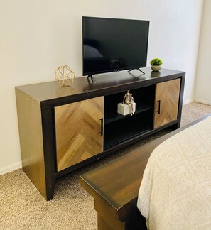 3 bedrooms, iron/ironing board, WiFi, bed sheets - Charming 3-bedroom house with community pool in marvelous Phoenix (Phoenix)