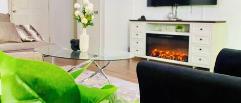 Smart-tv och eldstad