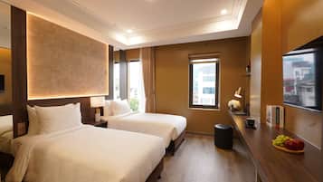 Minibar, in-room safe, desk, laptop workspace