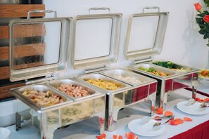 Free daily buffet breakfast  -  Gilson Hanoi Hotel (Hanoi)