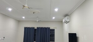 Interior - Cozy 2-bedroom apartment in adorable Elmina with AC, WiFi (Elmina)