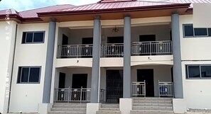 Exterior - Cozy 2-bedroom apartment in adorable Elmina with AC, WiFi (Elmina)