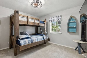 4 Schlafzimmer, Bügeleisen/Bügelbrett, WLAN, Bettwäsche