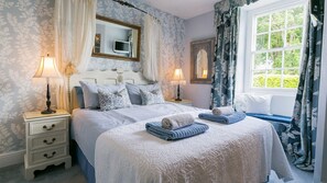 10 bedrooms, iron/ironing board, travel cot, free WiFi