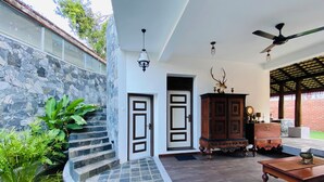 Interior - Thaprobana Villa Tangalle Private Villa (Tangalle)