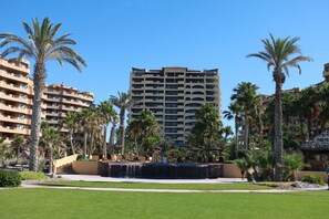 Exterior - Tropical Oasis at Bella Sirena. Center Tower with Ocean Views in all rooms. (Puerto Peñasco)