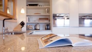 Réfrigérateur, four, lave-vaisselle, grille-pain