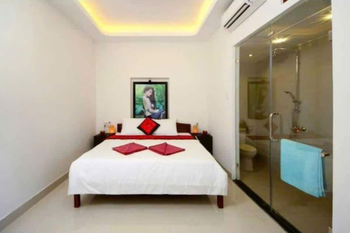 Double Room | Desk, WiFi (free), bed sheets