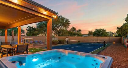 Mirage Peak Manor Luxury Villa w/ Pool Spa Pickleball & Games Hosted by Relaxtay