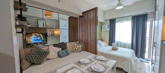 RufiRemy Cozy Hideaway- Studio Condo with Balcony