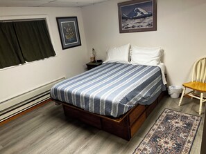 1 habitación, tabla de planchar con plancha, wifi y ropa de cama 