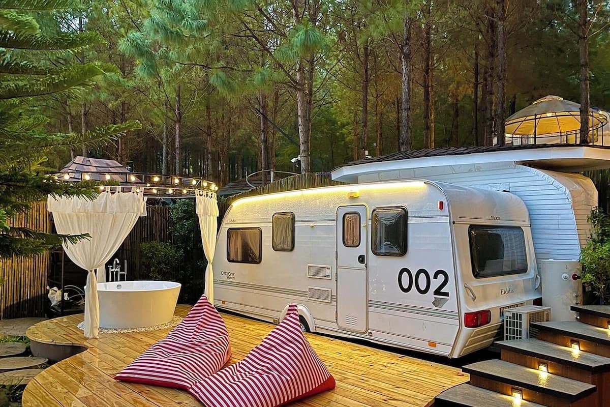Villa Caravan Room | ตู้นิรภัยในห้องพัก, โต๊ะทำงาน, ผ้าม่านกันแสง, ห้องเก็บเสียง
