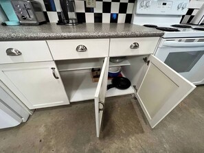 Apartment, 2 Bedrooms, Balcony, City View | Private kitchen - Sweet 2 BR Walk to all (Edmonton)