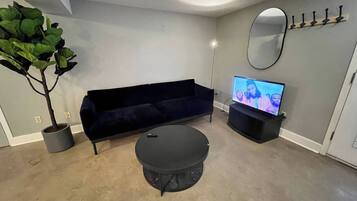 Apartment, 2 Bedrooms, Balcony, City View | Living room