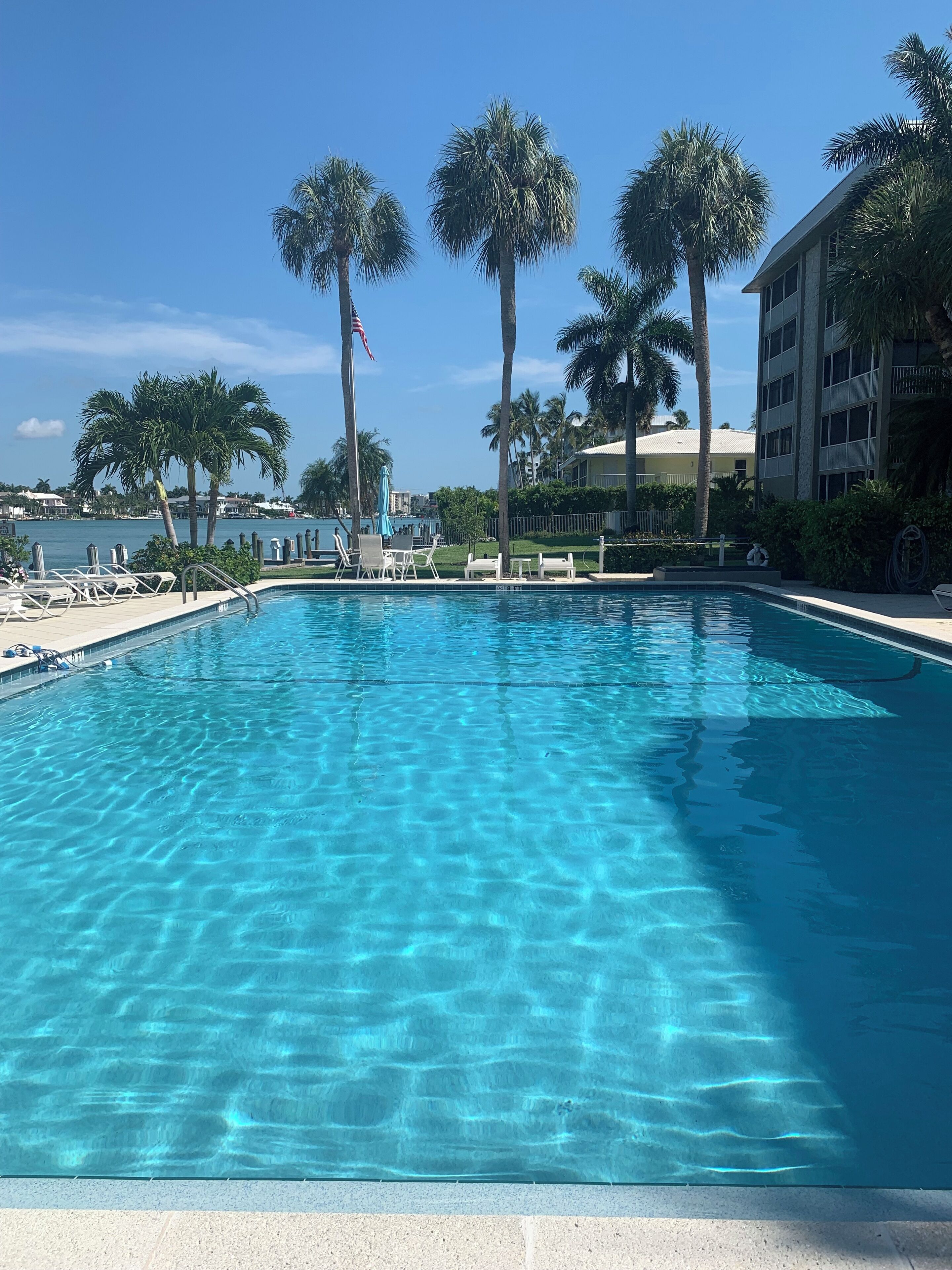 Beachfront Paradise  in the Moorings! Direct Gulf access Bay! SEASONAL RENT ONLY