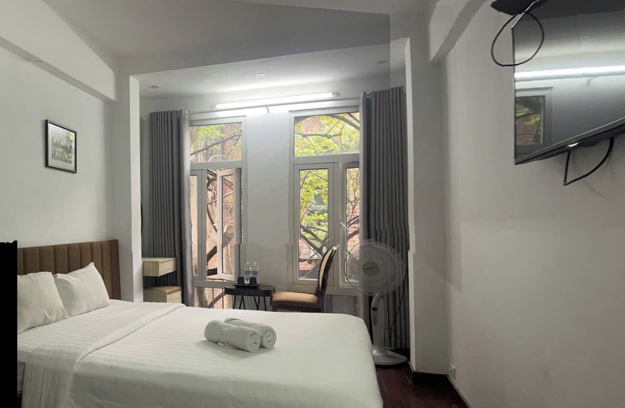 Basic Double Room, Courtyard View | In-room safe, soundproofing, iron/ironing board, free WiFi