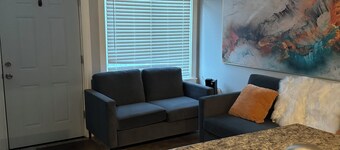 Charming 2-bedroom house with WiFi, AC in  Yakima