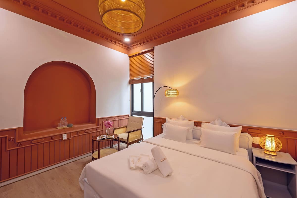 Superior Double Room | Desk, blackout curtains, soundproofing, iron/ironing board