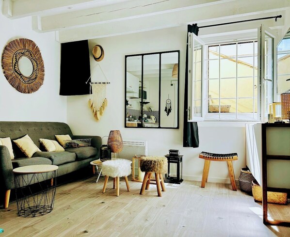 Smart TV - Jardin au Calme et Clim Hyper Centre St Laurent du Var (Saint-Laurent-du-Var)