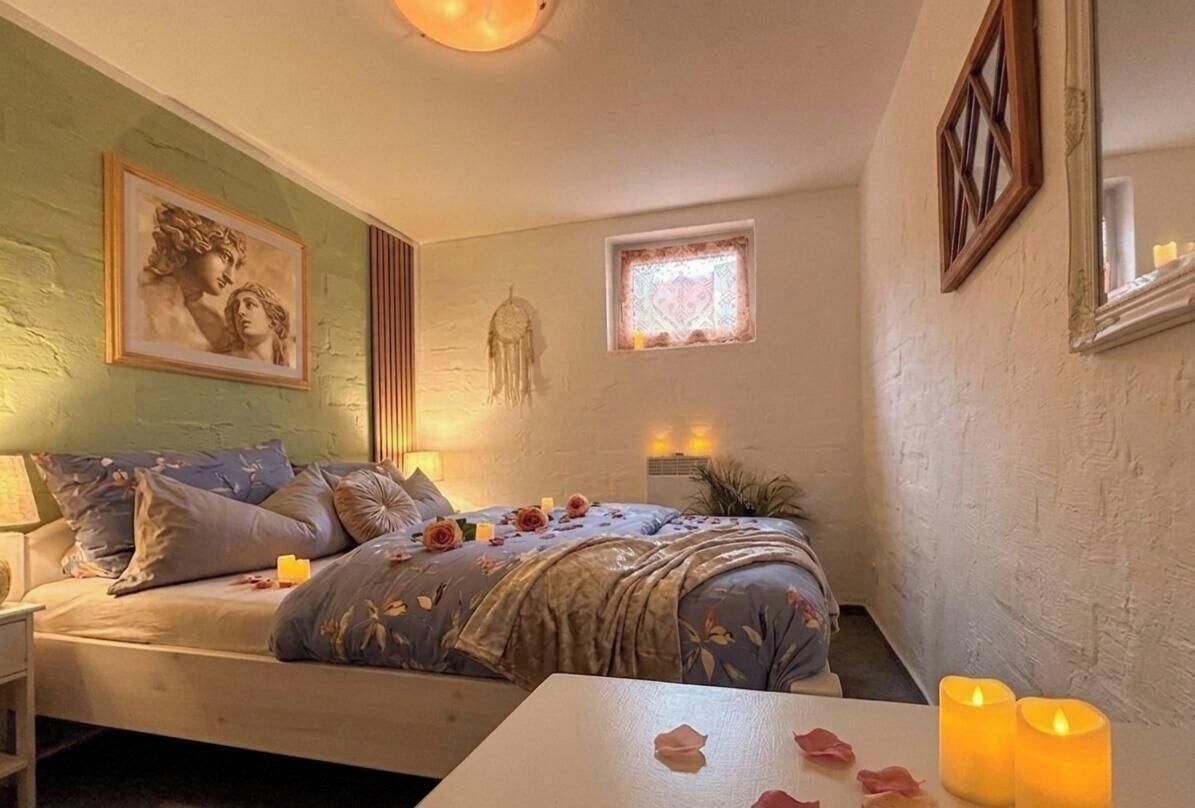 1 Schlafzimmer, Schreibtisch, Bügeleisen/Bügelbrett, Reisekinderbett