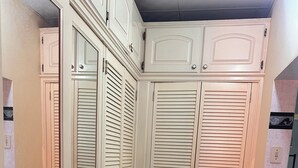 Interior - Charming 4 bedroom home available for group or singular guest. Secured and safe (Tunapuna/Piarco Regional Corporation)