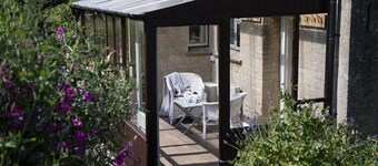 Hilcot Farmhouse - pet-friendly rural farm retreat near Cheltenham