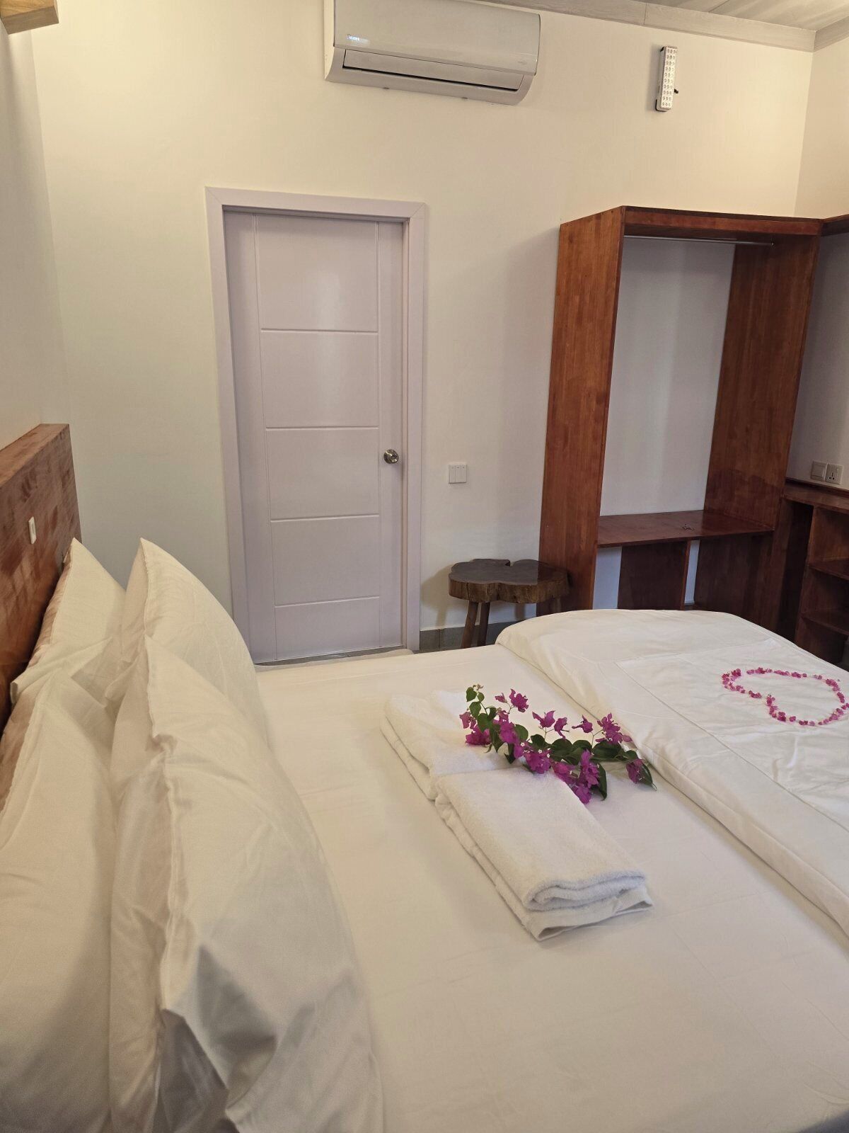 Double Room, 4 Bedrooms | Desk, soundproofing, free WiFi, bed sheets