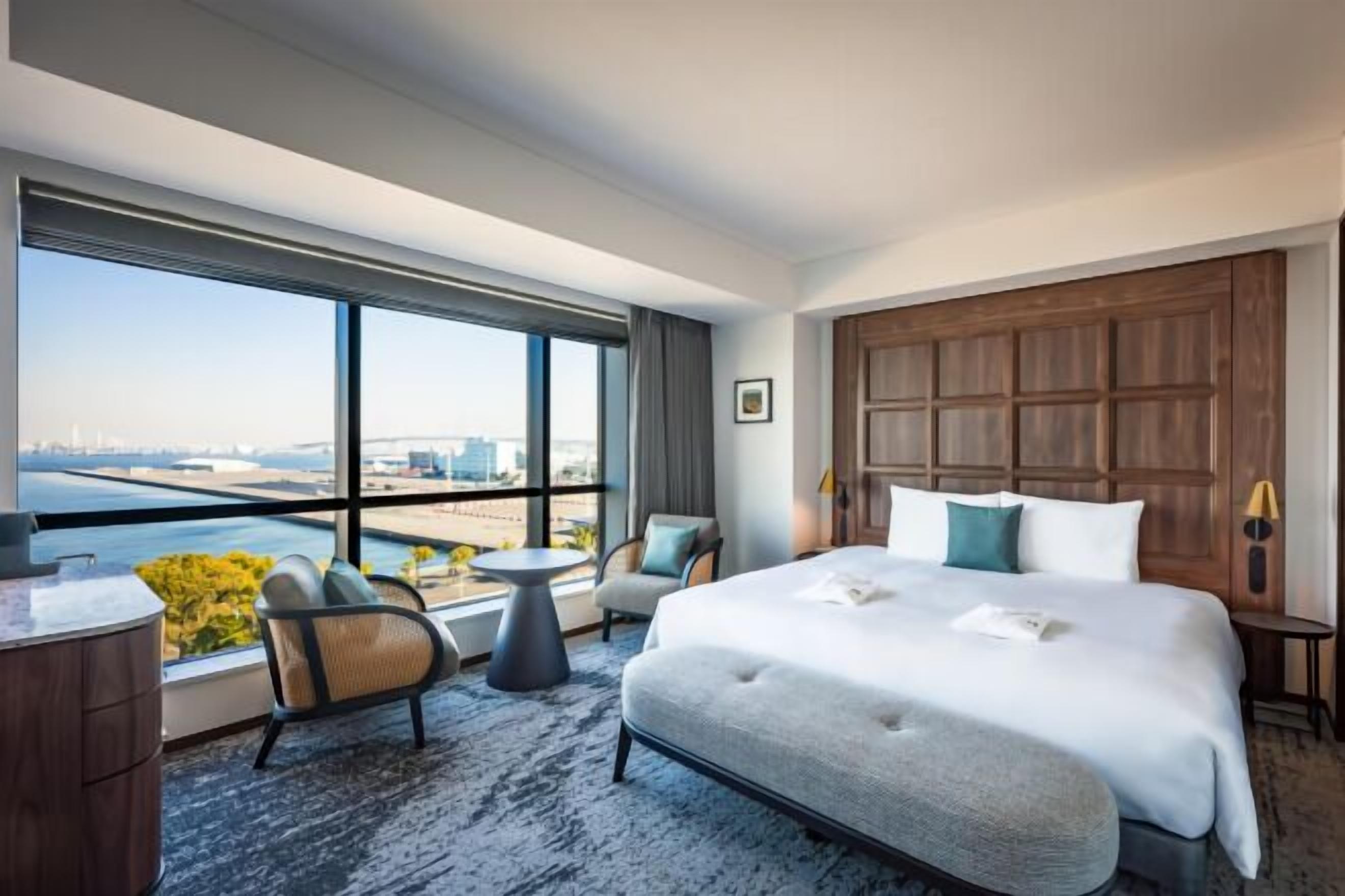 Down comforters, in-room safe, blackout drapes, free WiFi