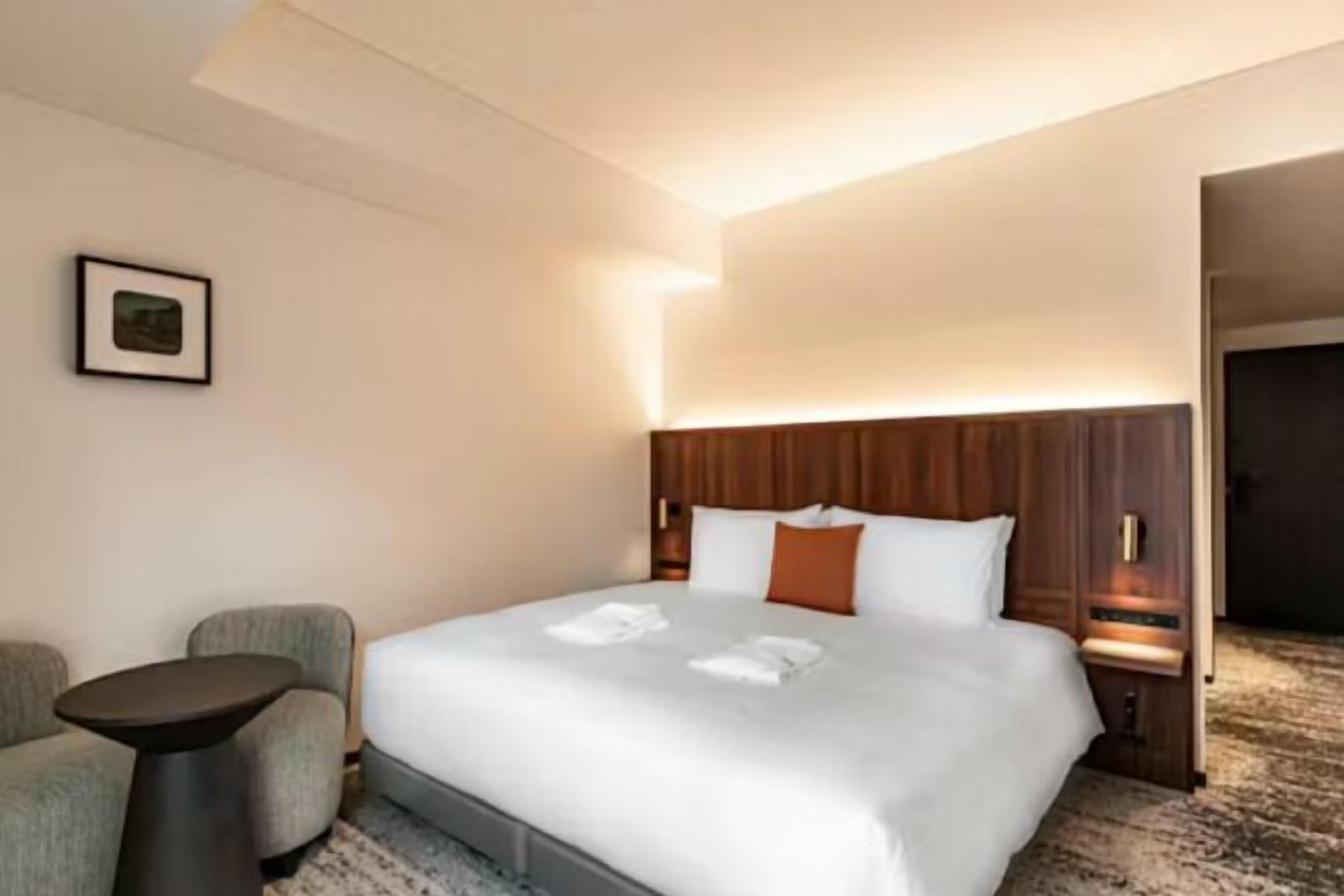 Down comforters, in-room safe, blackout drapes, free WiFi