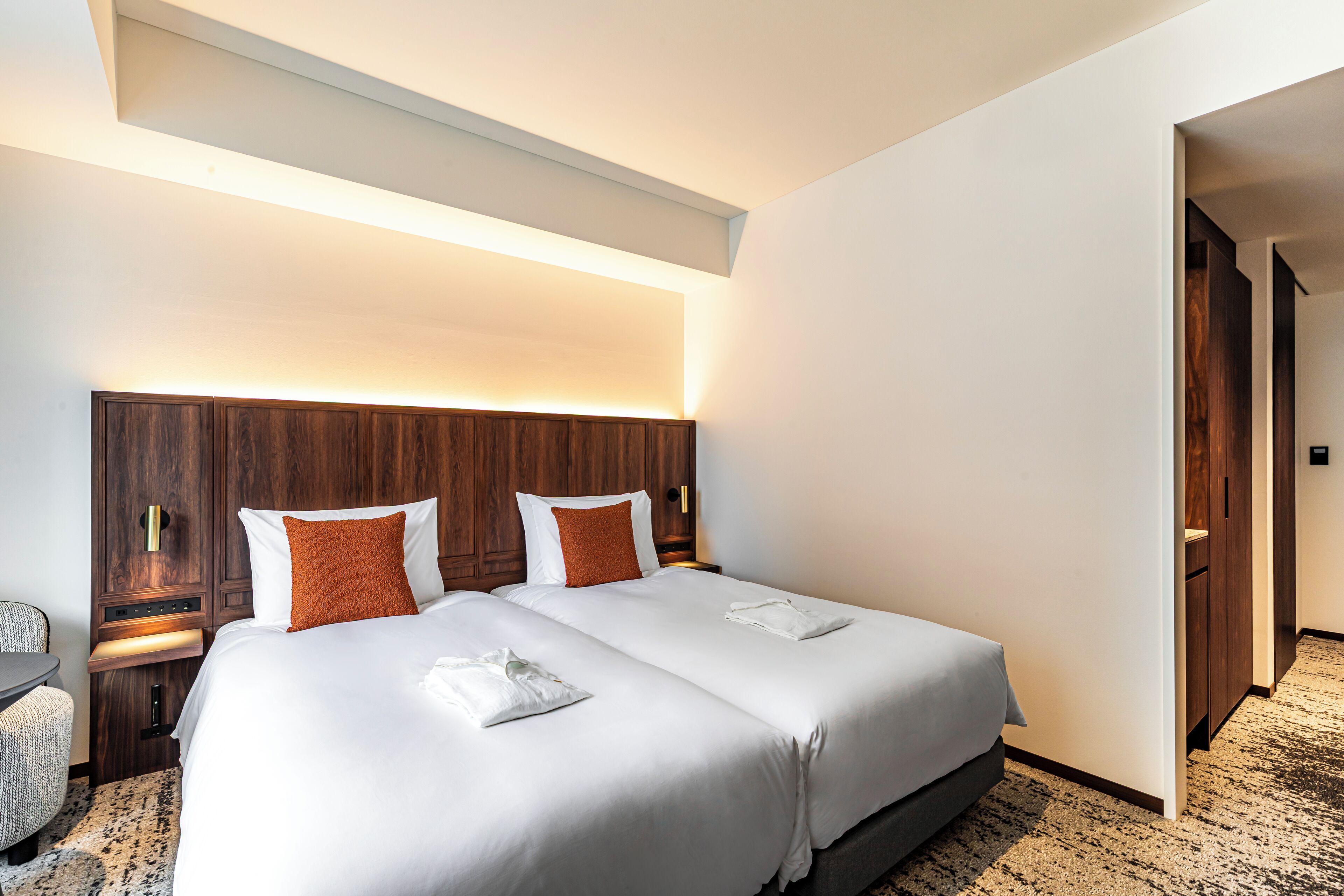 标准双床房, 无烟房 | 羽绒被、客房内保险箱、遮光窗帘、免费 WiFi