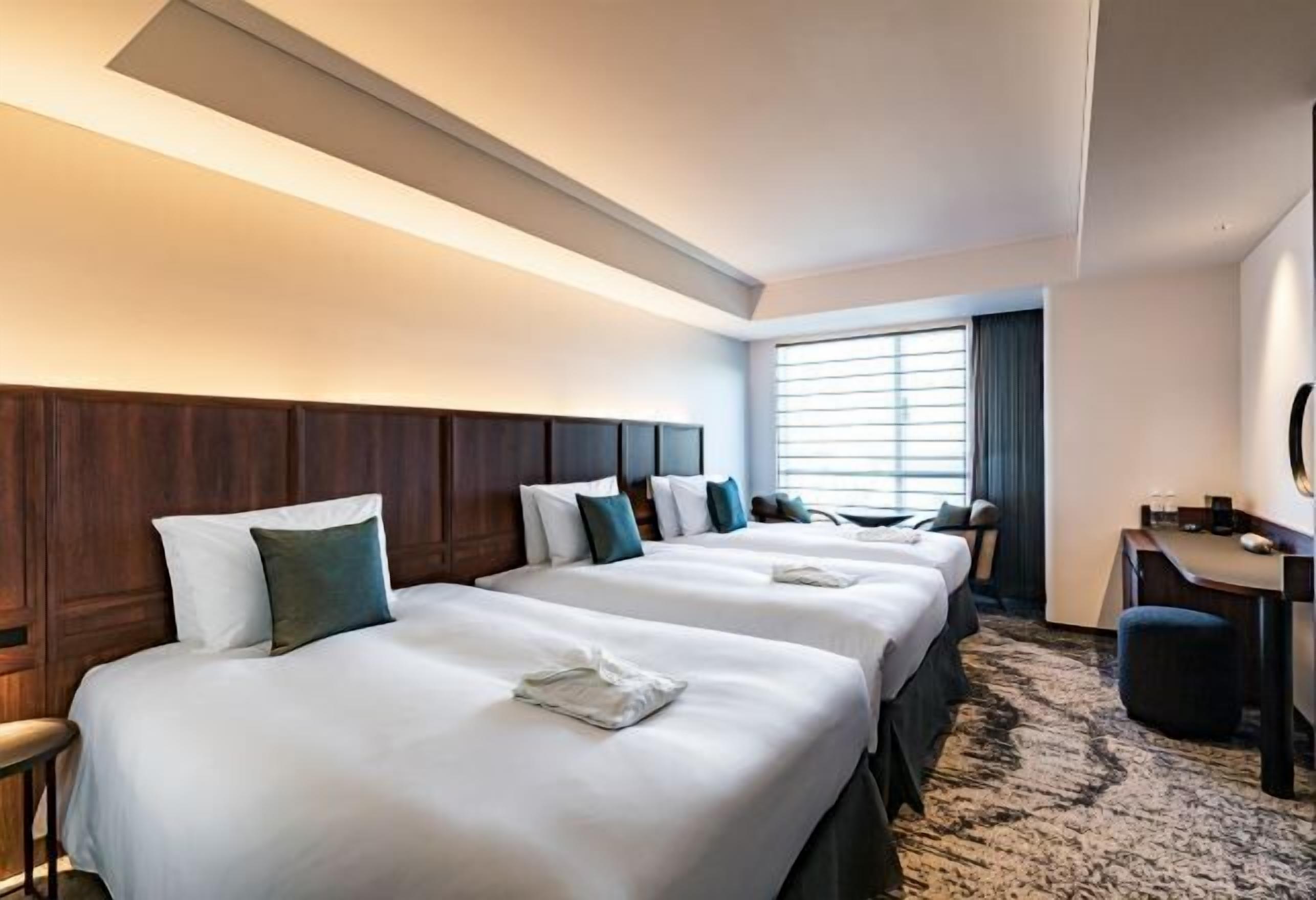 Down comforters, in-room safe, blackout drapes, free WiFi