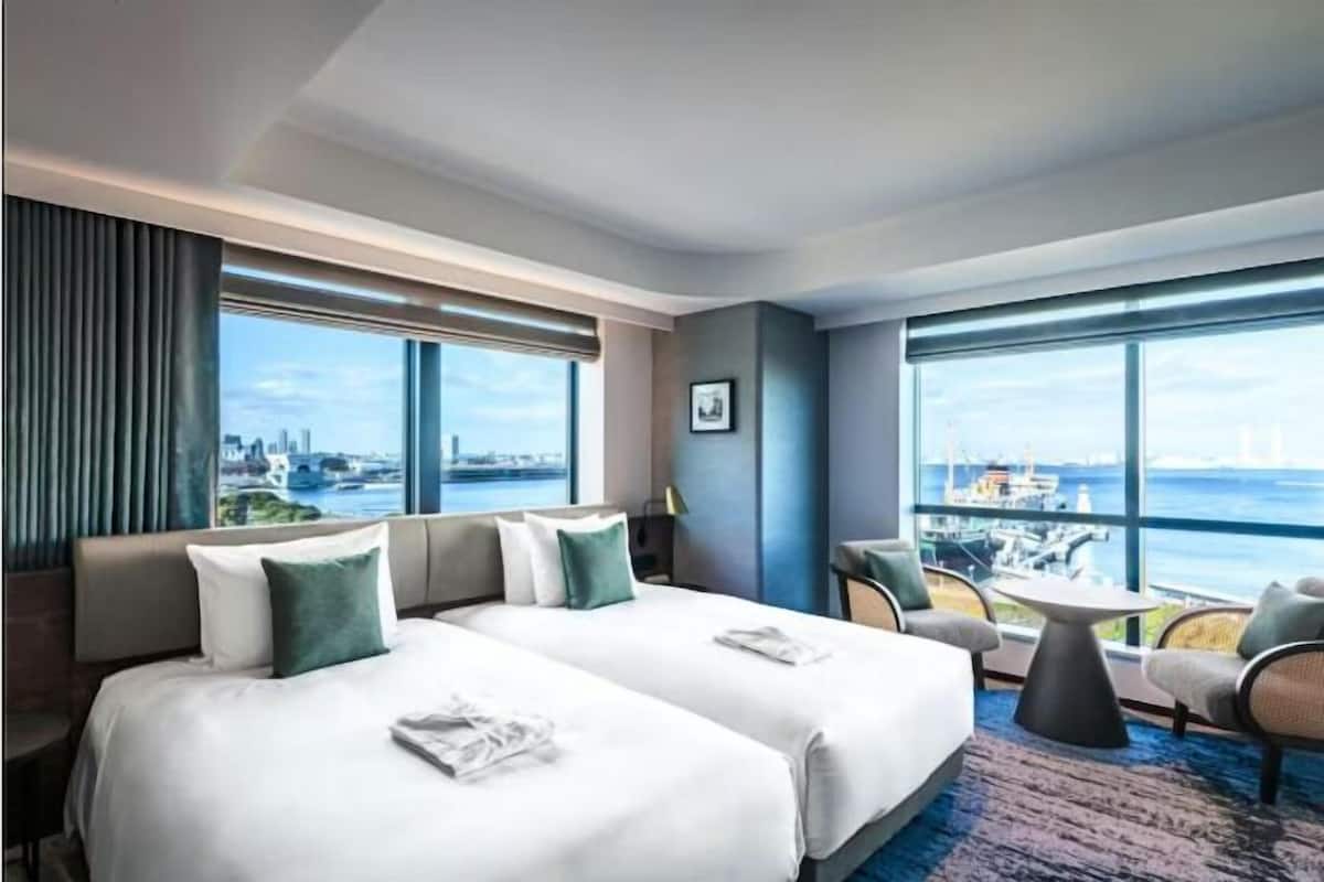 Edredons de pluma, cofres nos quartos, cortinas blackout