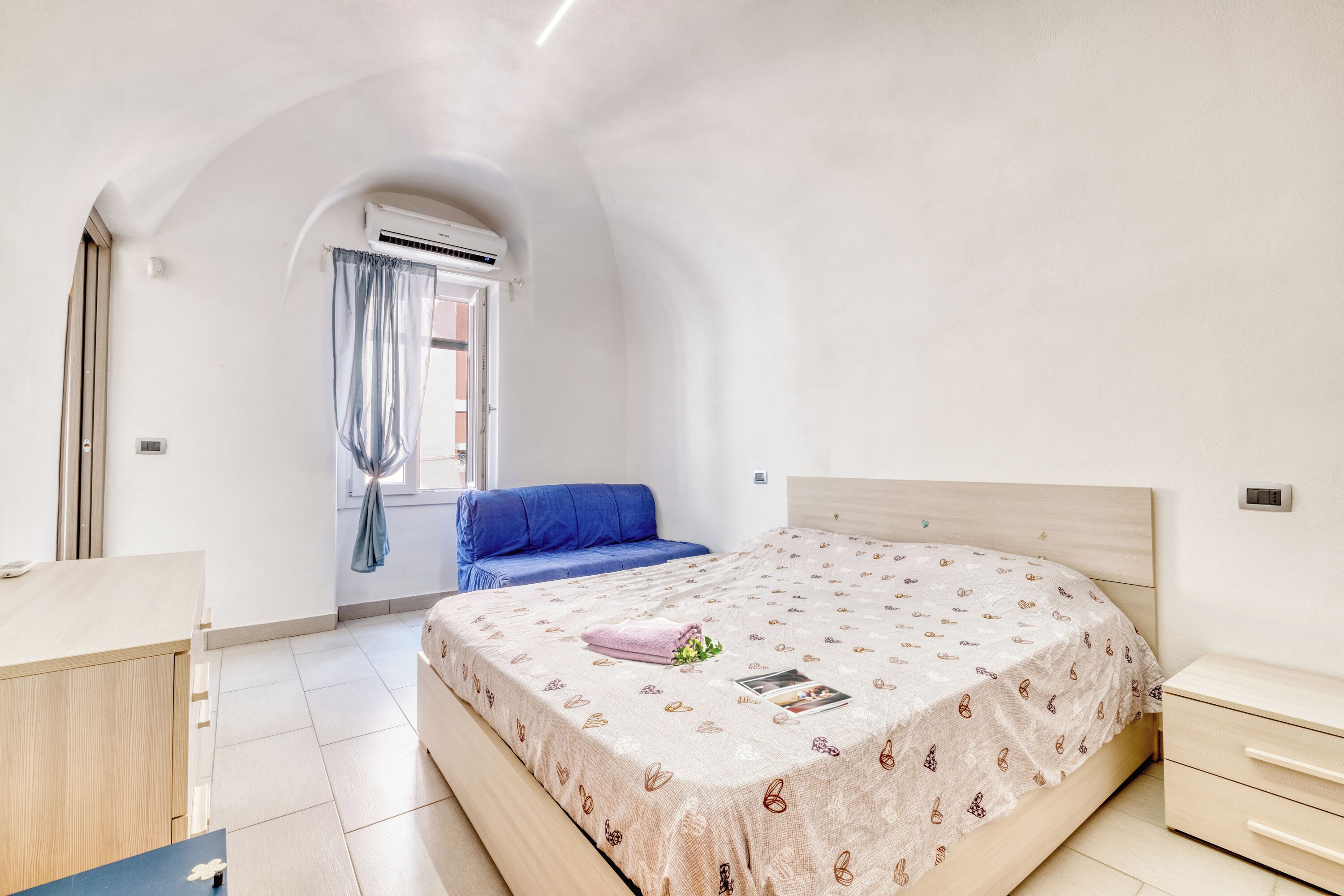 Appartamento familiare, camere multiple, 2 bagni, fronte mare (Sea Stone - 100m From The Sea) | 2 camere, lenzuola