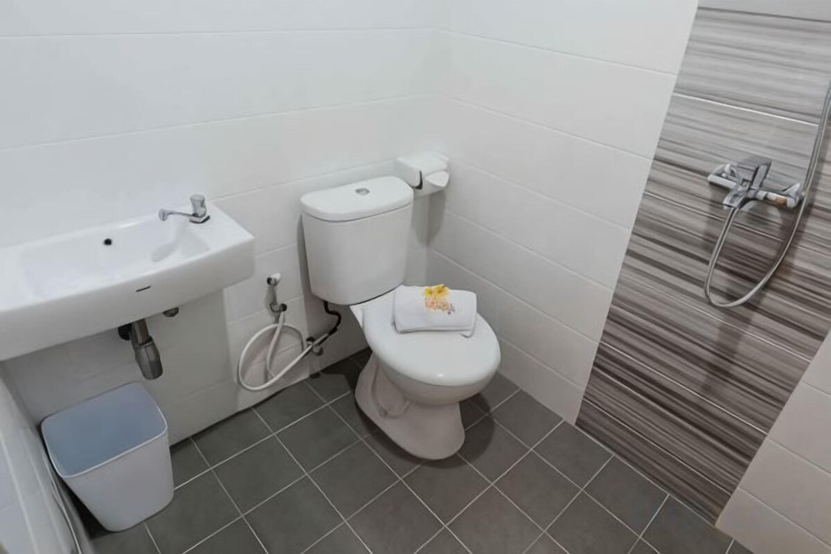 Bathroom | Shower, towels