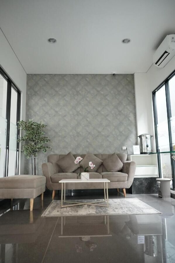 Front of property - Cozzy Stay Semarang by Sinergi (Semarang)