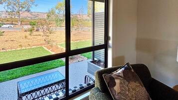 Classic Apartment | Living area | Flat-screen TV