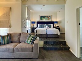 Cortinas blackout, tabla de planchar con plancha y wifi gratis 