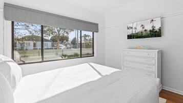 3 quartos, ferros/tábuas de passar roupa, Wi-Fi, roupa de cama