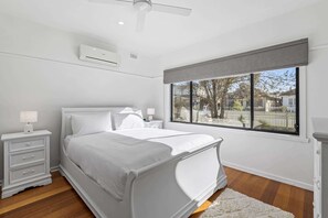 3 chambres, fer et planche à repasser, Wi-Fi, draps fournis