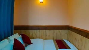 Phòng đôi Deluxe | Bàn, truy cập Internet không dây miễn phí 