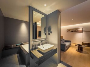 Panoramic Twin Room, 1 King Bed, Private Bathroom, Hill View | Bathroom